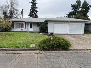 1345 SE Madison St in Albany, OR - Building Photo - Building Photo