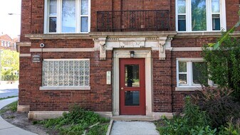 7735 N Sheridan Rd in Chicago, IL - Building Photo
