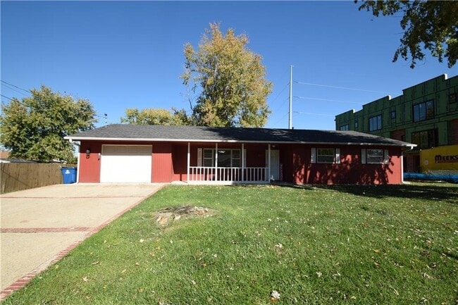 property at 901 SE 10th St