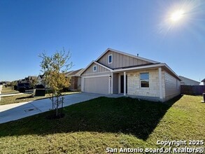 10622 Erinita Way in Converse, TX - Building Photo - Building Photo