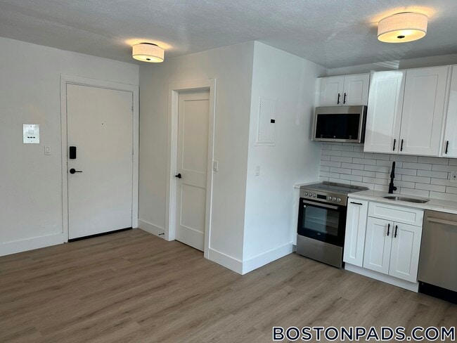 740 E 7th St, Unit 7