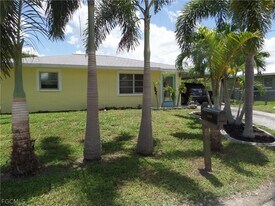 3960 Northside Cir in North Fort Myers, FL - Building Photo