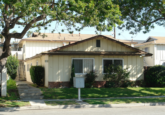 740 Shalimar Dr in Costa Mesa, CA - Building Photo - Building Photo