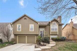 18443 W 160th Terrace in Olathe, KS - Building Photo