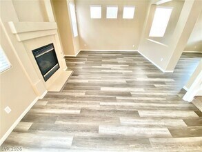 313 Autumn Palace Ct in Las Vegas, NV - Building Photo - Building Photo