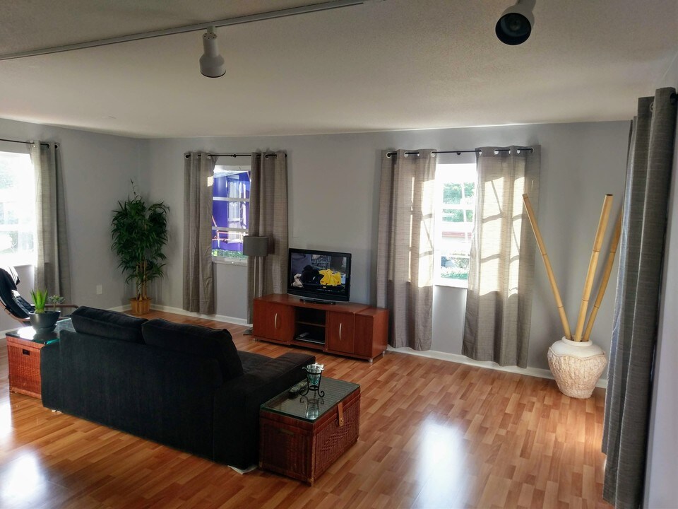 511 NW 25th St in Wilton Manors, FL - Building Photo