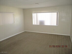 120 Orland St-Unit -7 in Las Vegas, NV - Building Photo - Building Photo