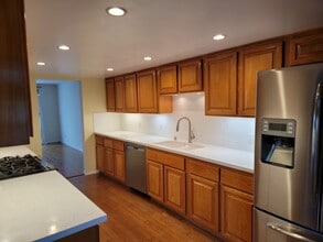 1112 17th St in Santa Monica, CA - Building Photo - Building Photo