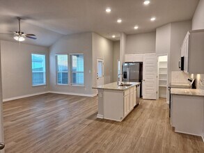 758 Staglin St in Buda, TX - Building Photo - Building Photo