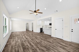 135 Edgewood Ave in Jackson, TN - Building Photo - Building Photo