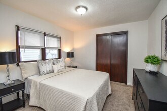 306 S Chicago Ave in Sioux Falls, SD - Foto de edificio - Building Photo