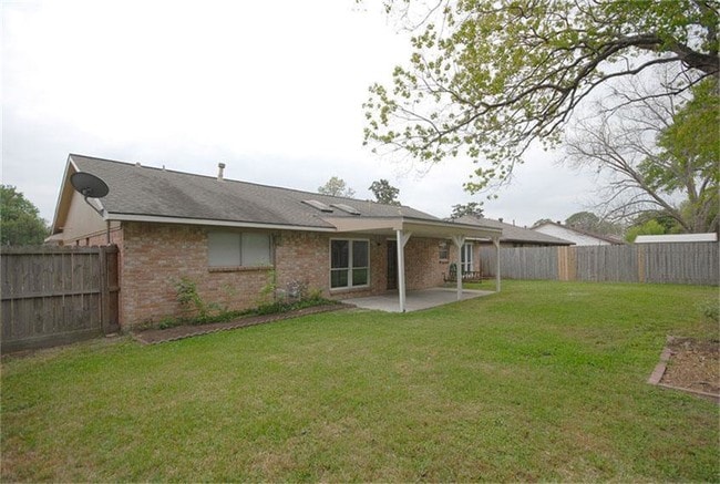 9706 Kemp Forest Dr in Houston, TX - Building Photo - Building Photo