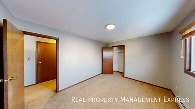 Move In by January 15 & Get ONE MONTH FREE in Sioux Falls, SD - Building Photo - Building Photo