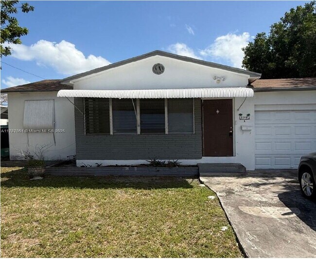 property at 2318 Taft St
