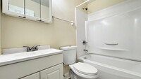 Monticello Village at Ashlawn Apartments in Norfolk, VA - Building Photo - Building Photo