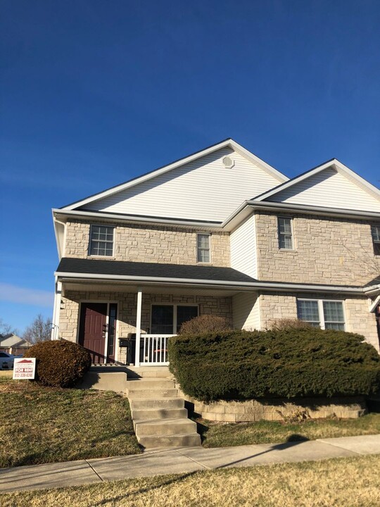 3765 E Cobble Creek Dr in Bloomington, IN - Building Photo