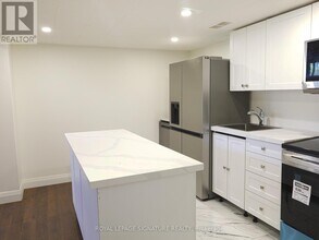 38 Idleswift Dr in Vaughan, ON - Building Photo - Building Photo