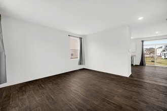 2155 Greenview Dr in Woodstock, IL - Building Photo - Building Photo