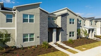1162 Kingsbarn St in Davenport, FL - Building Photo