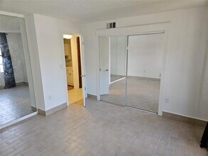 10191 Oleander Ct in Pembroke Pines, FL - Building Photo - Building Photo