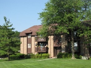 The Meadows in Maumee, OH - Building Photo - Building Photo