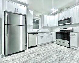 154 Garside St, Unit 154 Garside St. 2nd Fl in Newark, NJ - Building Photo