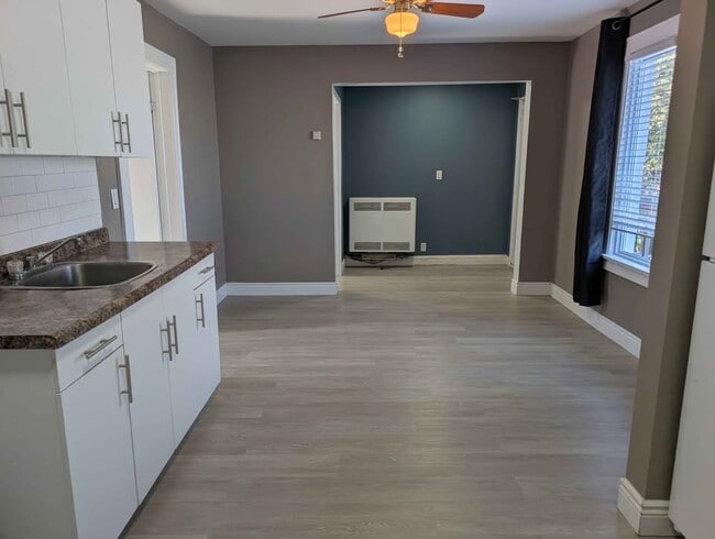property at 826 Ellrose Ave