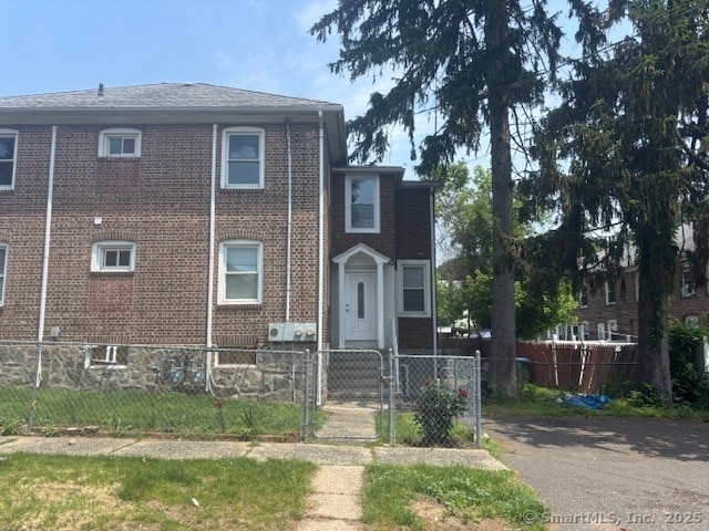 8 Horace St in Bridgeport, CT - Foto de edificio - Building Photo