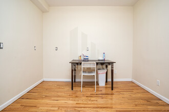 153 Skillman St in Brooklyn, NY - Building Photo - Interior Photo