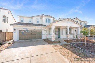 8088 Monterey Pebble Wy in Elk Grove, CA - Building Photo