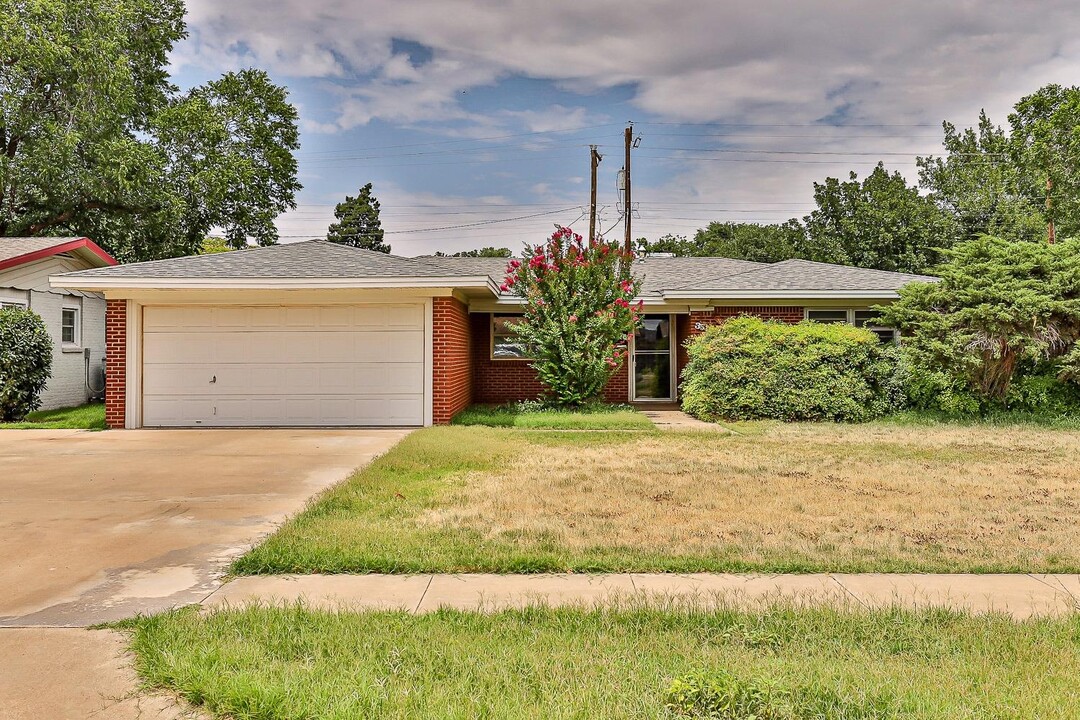 3510 47th St in Lubbock, TX - Building Photo