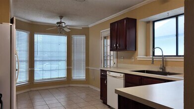 12331 Yarmont Way in Austin, TX - Building Photo - Building Photo