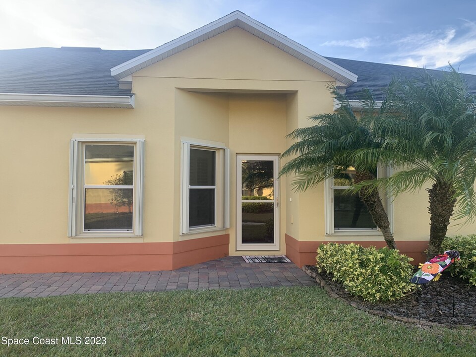 3715 Sansome Cir in Melbourne, FL - Building Photo