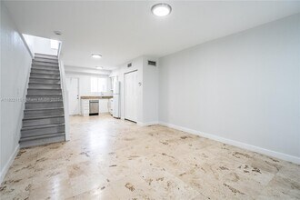 2180 Bay Dr in Miami Beach, FL - Building Photo - Building Photo