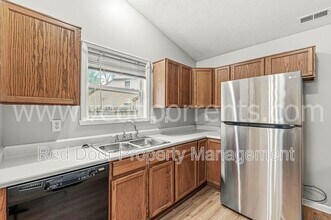 10015 Miranda Cir in Fishers, IN - Building Photo - Building Photo