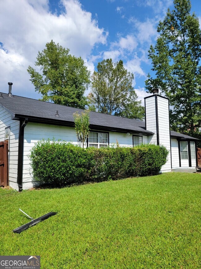 1331 Misty Ridge Ct in Hampton, GA - Building Photo - Building Photo