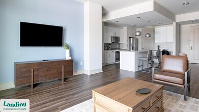 1414 Wood Hollow Dr in Houston, TX - Foto de edificio - Building Photo