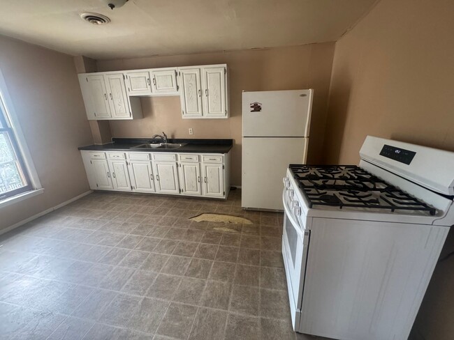 property at 718 24th Ave NE