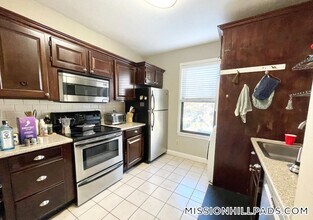 1578 Tremont St in Boston, MA - Building Photo - Building Photo