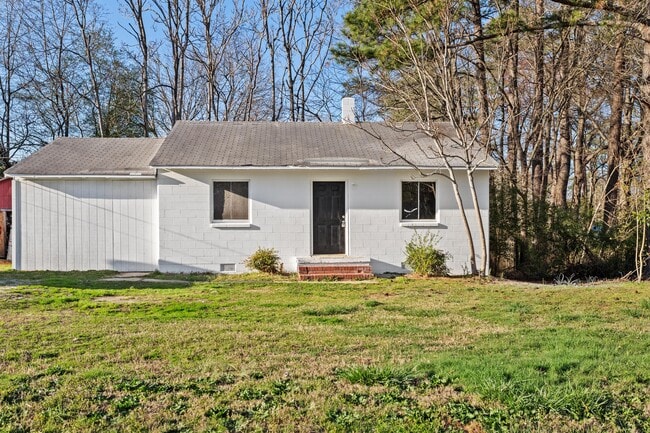 property at 914 Ranch Farm Rd