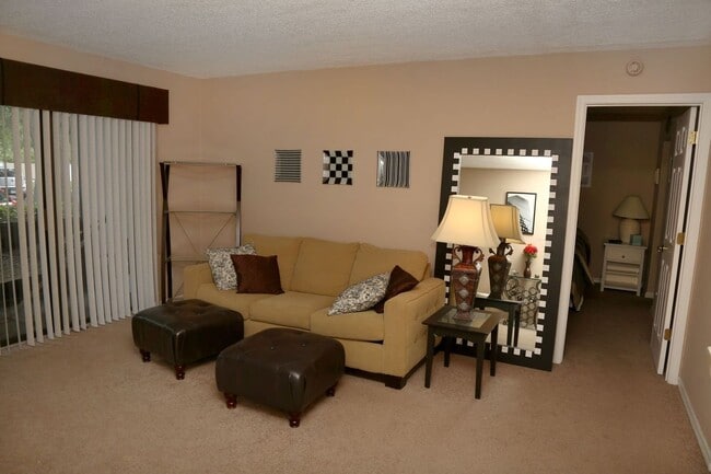 8209 Sun Spring Cir in Orlando, FL - Building Photo - Building Photo