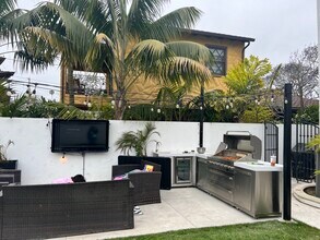 2481 Walgrove Ave, Unit 2481 in Los Angeles, CA - Building Photo - Building Photo