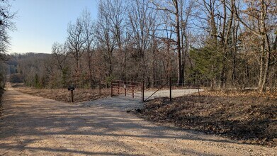 7637 Coon Creek Rd in Hartville, MO - Building Photo - Building Photo