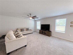 161 Desert Orchid Cir in Raeford, NC - Building Photo - Building Photo