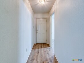 510 Maricopa Dr in Canyon Lake, TX - Building Photo - Building Photo