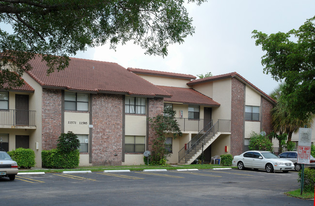 Glenwood Apartments in Coral Springs, FL - Building Photo - Building Photo