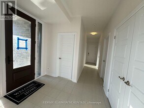 114 Robert Eaton Ave. in Markham, ON - Building Photo - Building Photo