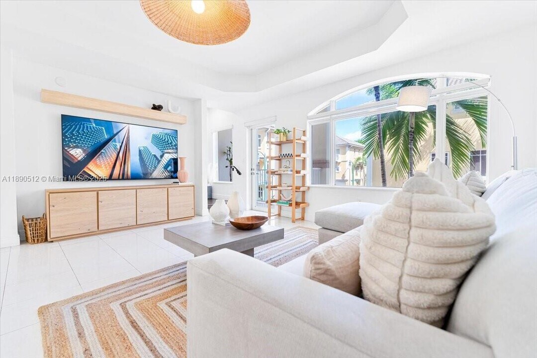 2802 NE 184th Terrace in Aventura, FL - Building Photo