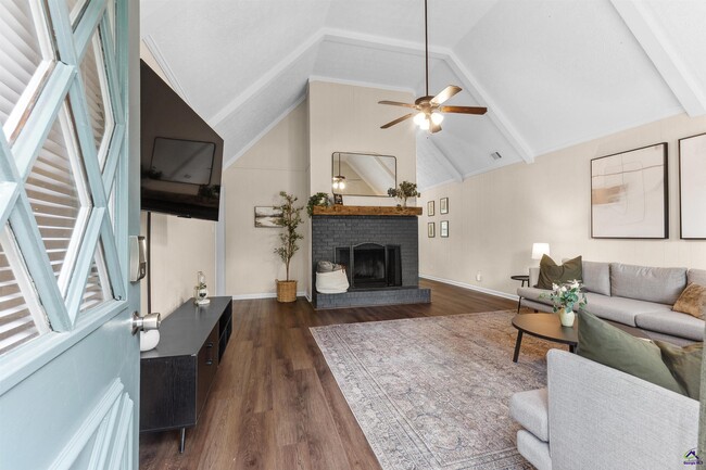 property at 1100 Kenwood Dr