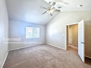 3017 Douglas Fir Dr in New Braunfels, TX - Foto de edificio - Building Photo